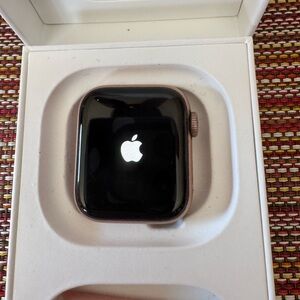 Apple Watch Generation 1 SE Rose Gold